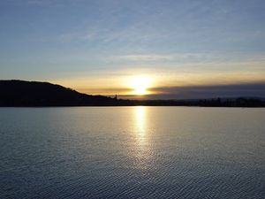 Preview wallpaper sunset, sun, water, reflection, dusk
