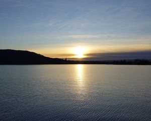 Preview wallpaper sunset, sun, water, reflection, dusk