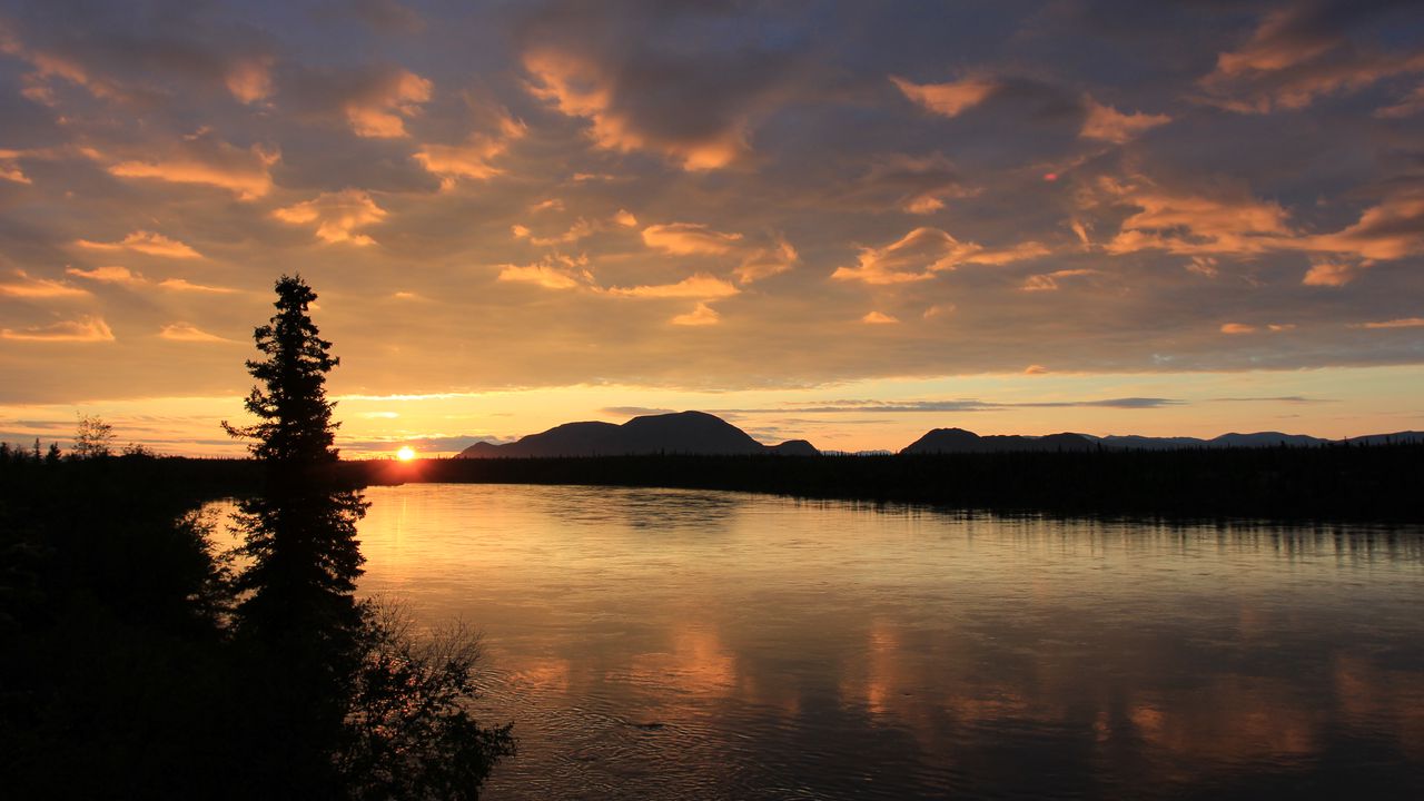 Wallpaper sunset, tree, horizon, mountains