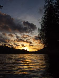 Preview wallpaper sunset, water, river, glare