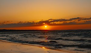 Preview wallpaper sunset, waves, shore