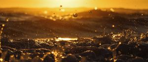 Preview wallpaper sunset, waves, spray, water, sea