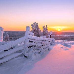 Preview wallpaper sunset, winter, fence, landscape