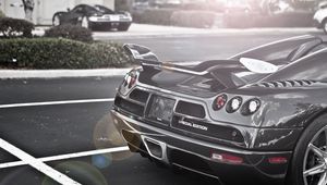 Preview wallpaper supercars, carbon fiber, koenigsegg, supercar, street