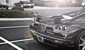 Preview wallpaper supercars, carbon fiber, koenigsegg, supercar, street