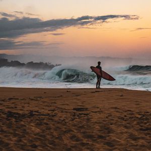 Preview wallpaper surfer, surfboard, surfing, beach, wave, ocean