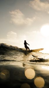Preview wallpaper surfer, surfing, waves, sunset, glare, bokeh
