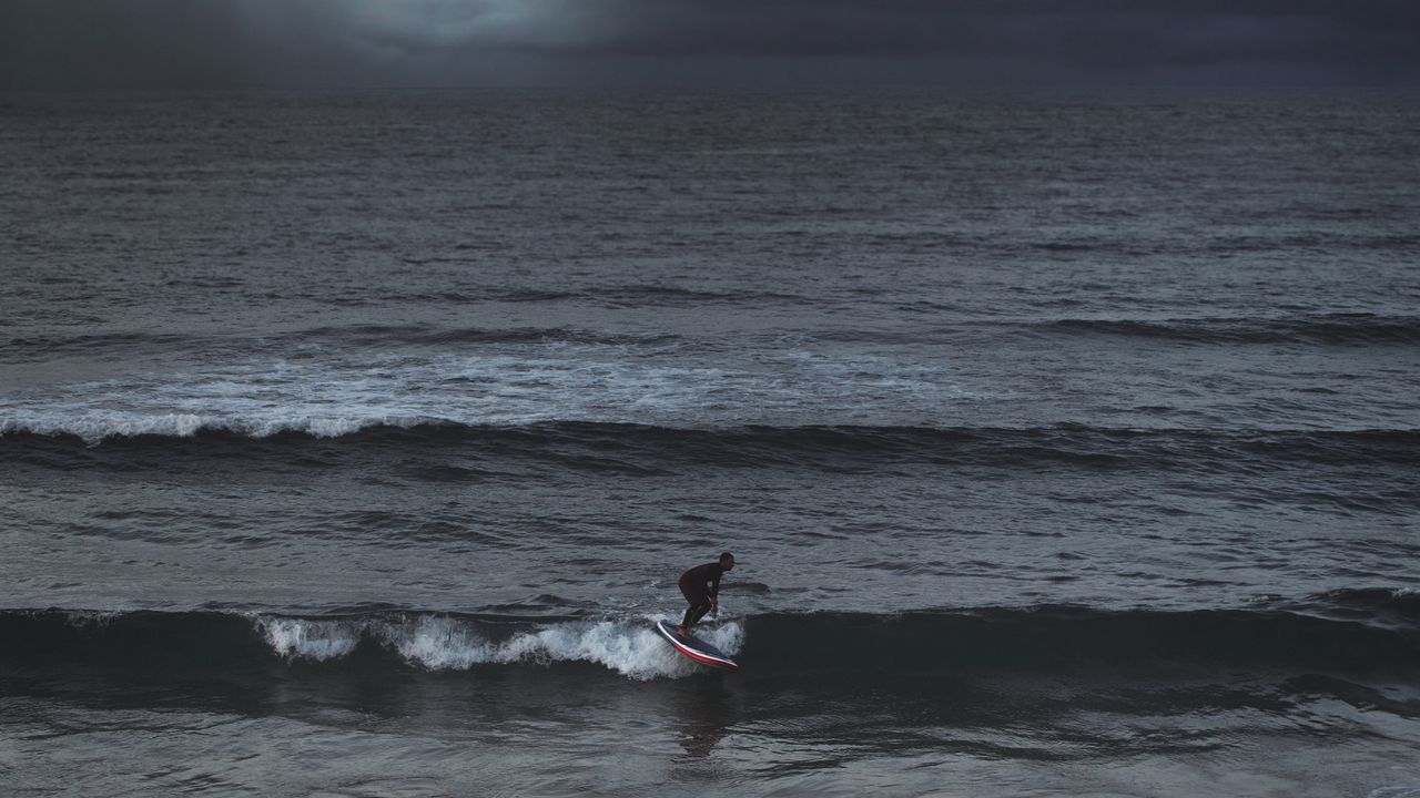Wallpaper surfer, surfing, waves, sea, ocean, overcast