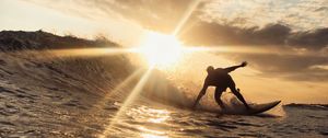 Preview wallpaper surfer, wave, sun, ocean, sunlight, glare