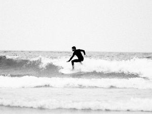 Preview wallpaper surfing, waves, bw