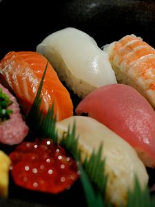 Preview wallpaper sushi, fish, food, macro