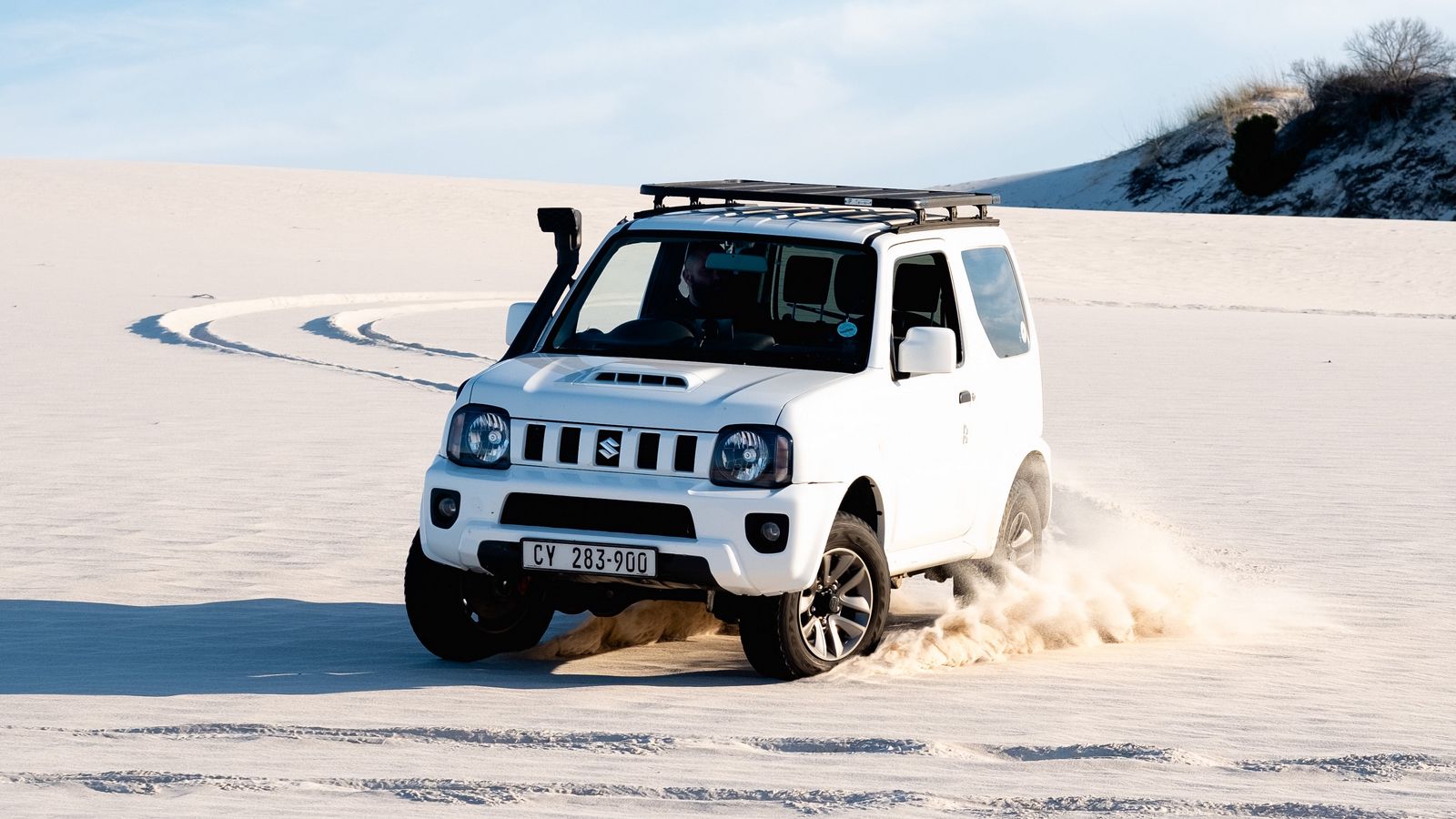Download Wallpaper 1600x900 Suzuki Jimny Suzuki Suv Desert Sand Widescreen 16 9 Hd Background