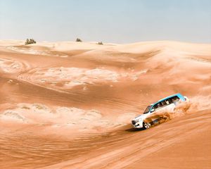 Preview wallpaper suv, jeep, desert, sand, dust, sky