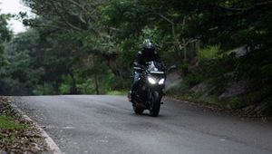 Preview wallpaper suzuki gsx, suzuki, motorcycle, bike, motorcyclist, biker, black