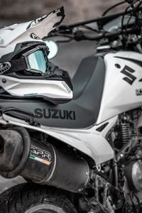 Preview wallpaper suzuki, motorcycle, helmet, bike