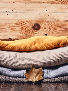 Preview wallpaper sweaters, leaf, dry, autumn, aesthetics