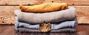 Preview wallpaper sweaters, leaf, dry, autumn, aesthetics