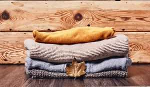 Preview wallpaper sweaters, leaf, dry, autumn, aesthetics