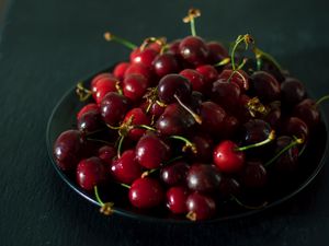 Preview wallpaper sweet cherry, cherry, fruit, berry, dish