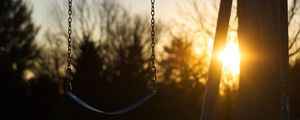 Preview wallpaper swing, winter, sunset, tree, blur