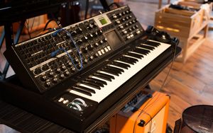 Preview wallpaper synthesizer, keys, music, dj