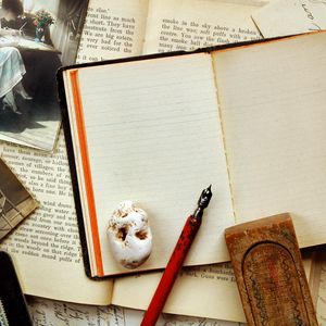 Preview wallpaper table, accessories, old, notebook, pen