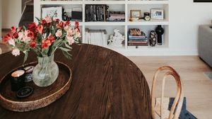 Preview wallpaper table, bouquet, shelf, books, interior