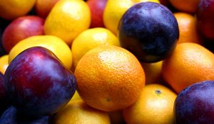 Preview wallpaper tangerine, plum, fruit, ripe