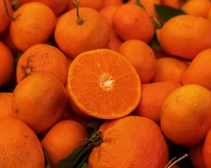 Preview wallpaper tangerines, fruits, leaves, bright, orange