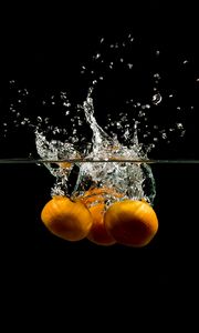 Preview wallpaper tangerines, fruits, water, underwater, spray