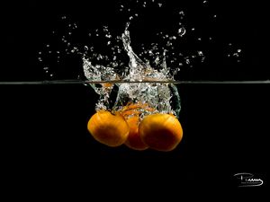 Preview wallpaper tangerines, fruits, water, underwater, spray