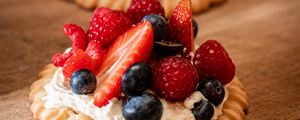 Preview wallpaper tart, cream, berries, dessert
