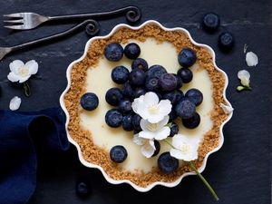 Preview wallpaper tartlet, blueberries, dessert