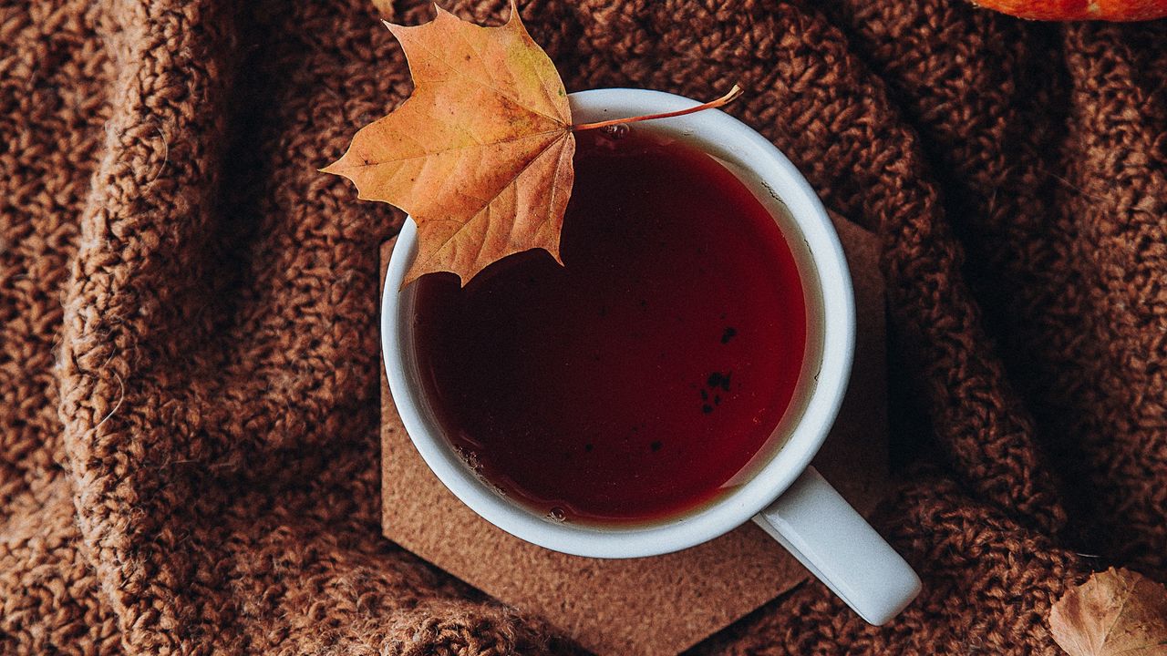 Wallpaper tea, cup, autumn, leaves, comfort
