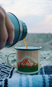 Preview wallpaper tea, cup, camping, thermos, hand