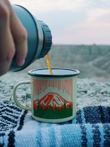 Preview wallpaper tea, cup, camping, thermos, hand