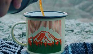 Preview wallpaper tea, cup, camping, thermos, hand