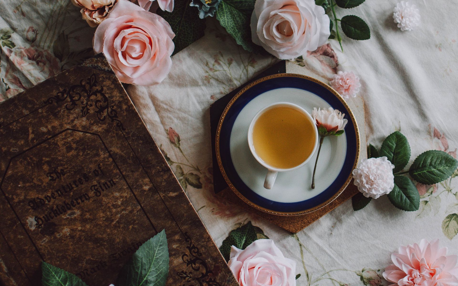 Download wallpaper 1920x1200 tea, cup, flowers, book, still life