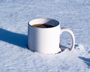 Preview wallpaper tea, mug, snow, winter