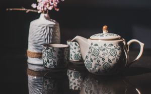 Preview wallpaper teapot, cups, vase, flowers, decor