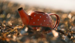 Preview wallpaper teapot, old, leaves, blur, macro