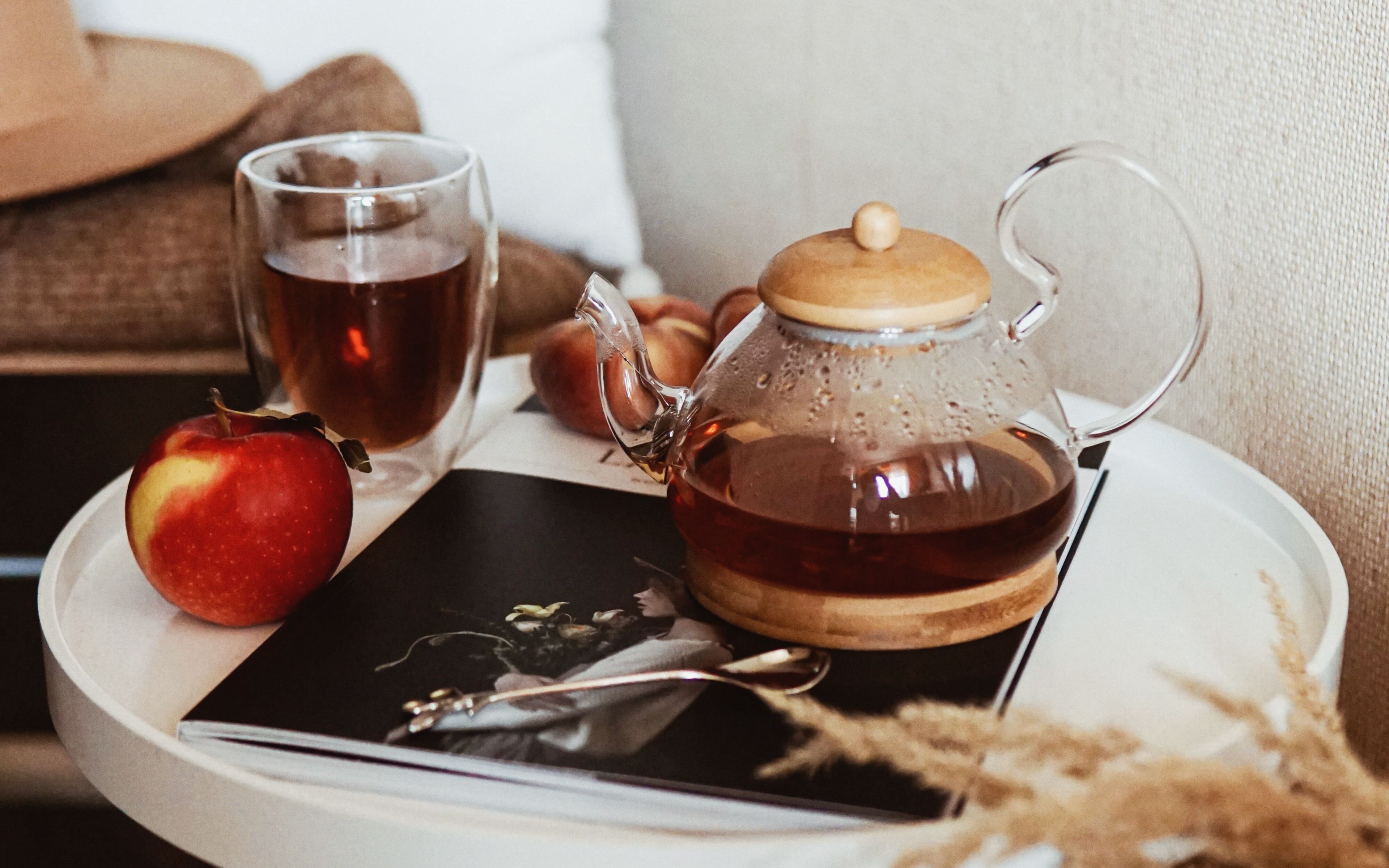 Download wallpaper 3840x2400 teapot, tea, apple, glass, drink 4k ultra ...