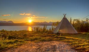 Preview wallpaper tent, decline, lake, coast, sun, disk, romanticism