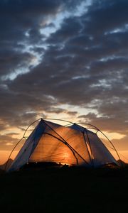 Preview wallpaper tent, evening, clouds