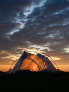 Preview wallpaper tent, evening, clouds