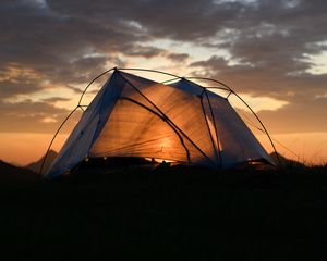 Preview wallpaper tent, evening, clouds