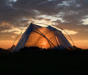 Preview wallpaper tent, evening, clouds