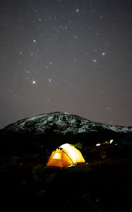 Preview wallpaper tent, glow, mountain, starry sky, dark