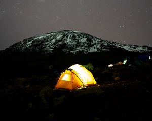 Preview wallpaper tent, glow, mountain, starry sky, dark