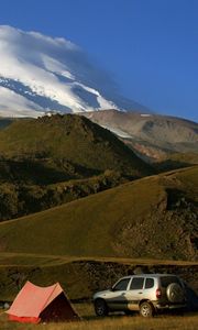 Preview wallpaper tent, mountains, car, niva shevrolet